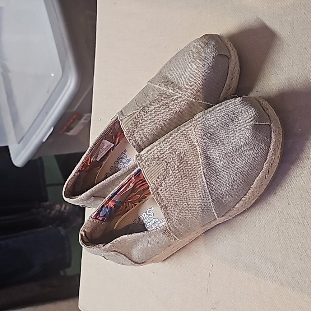 New Bob's by Skechers Tan Size 6.5